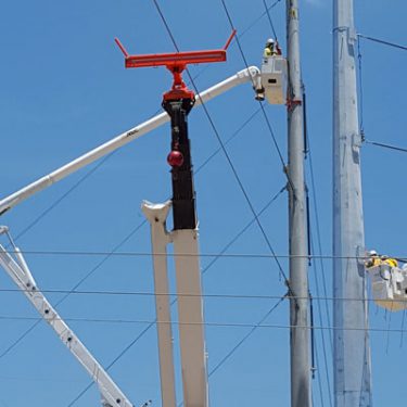 LineWise-Folding-Guard-Arm-supporting-powerline